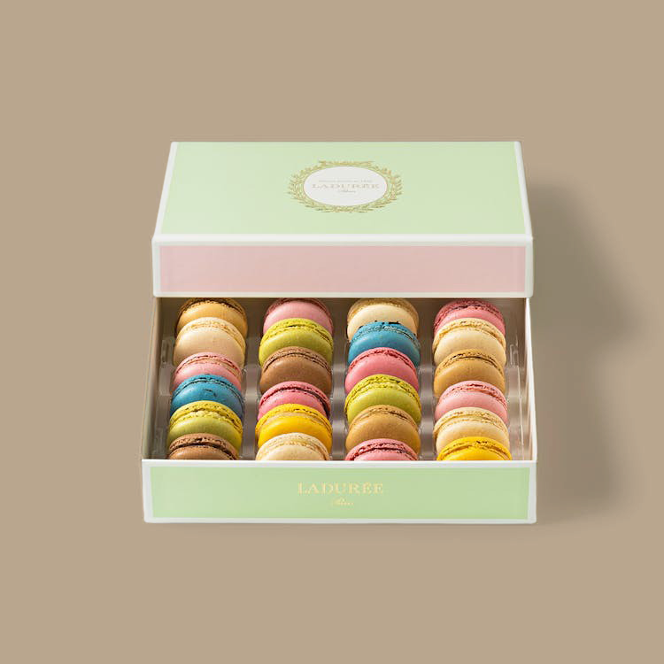 Aquarelle - Box of 24 Macarons